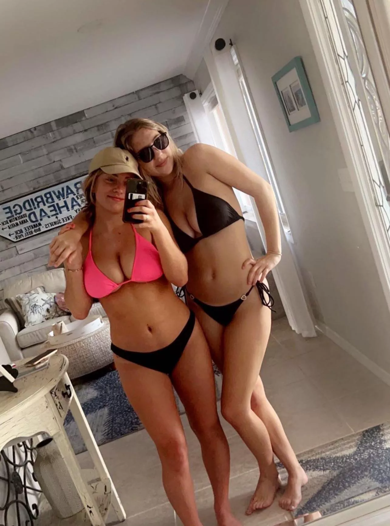 Left or right posted by BingB0ngBoi