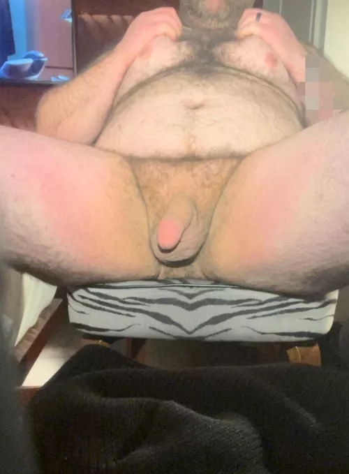 Lick me!! I promise you’re gonna love it!!🐻👅 by bigmikemccarthy