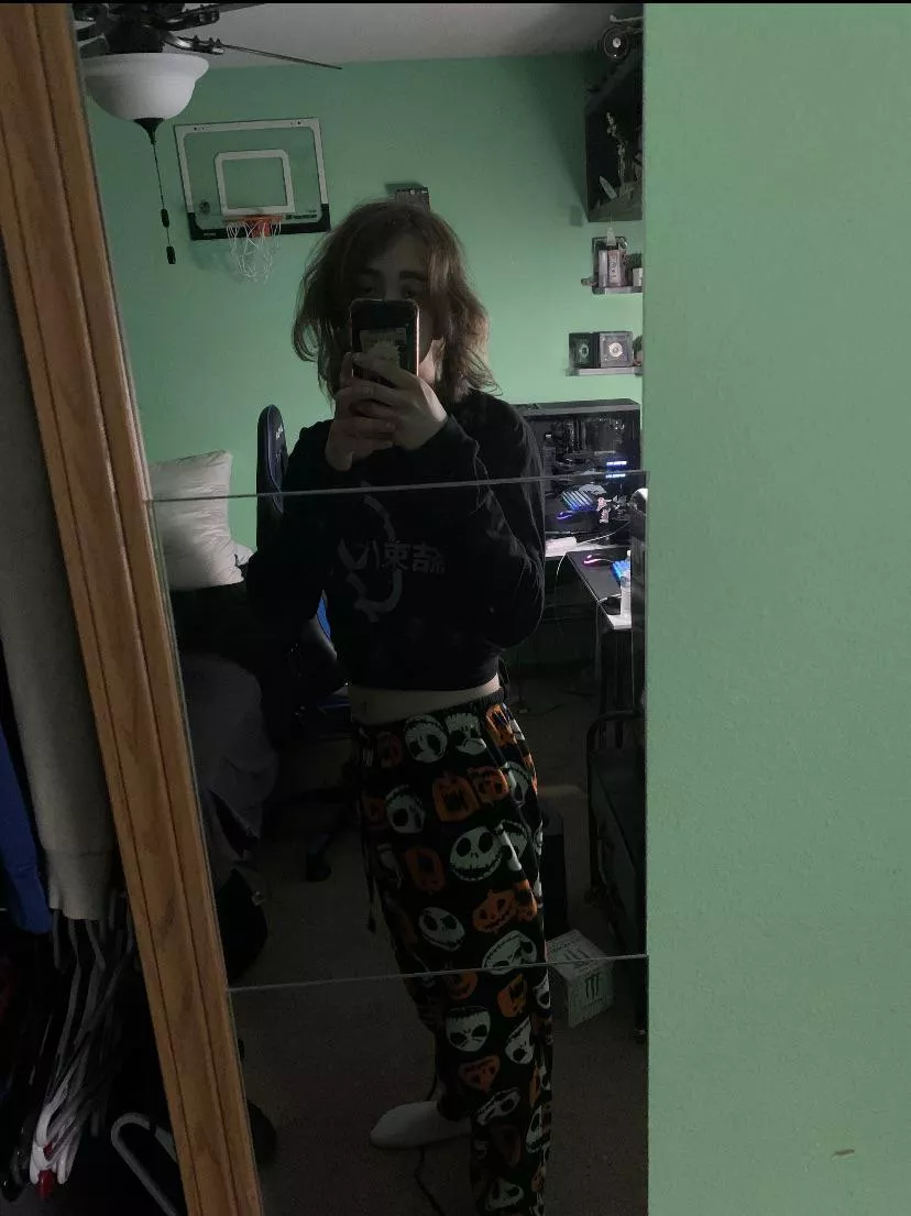 Looking to make friends :3 posted by CatboyMeow3