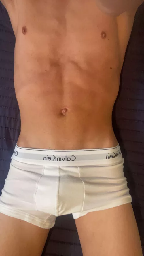 Not a huge bulge tonight by Normzzwsb