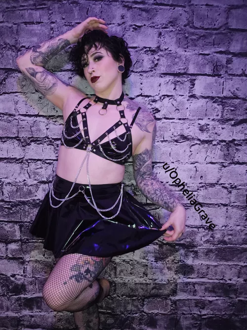 Short and natural curly hair 🖤 by OpheliaGrave