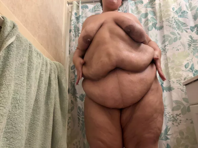 showering together saves water by thicktiffany