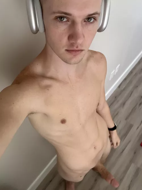 Showing face 🙈🙈 by casparlee1963