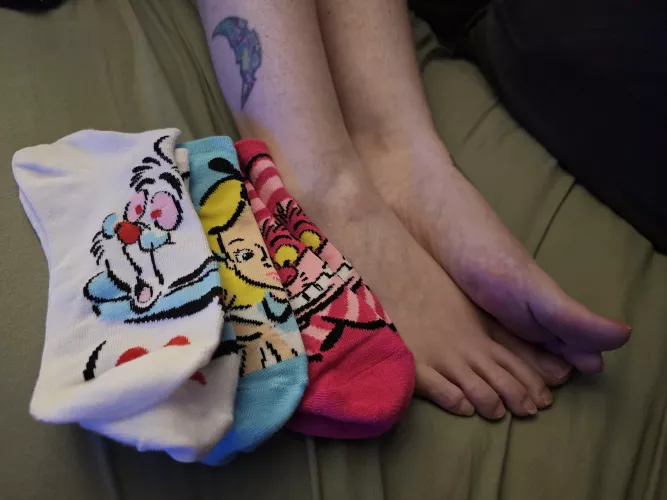 Showing of my new socks by KatsLuckyPaws