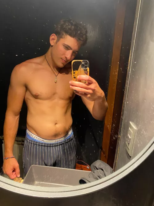 Someone wanna taste my meal?[25] by Santhiconstan