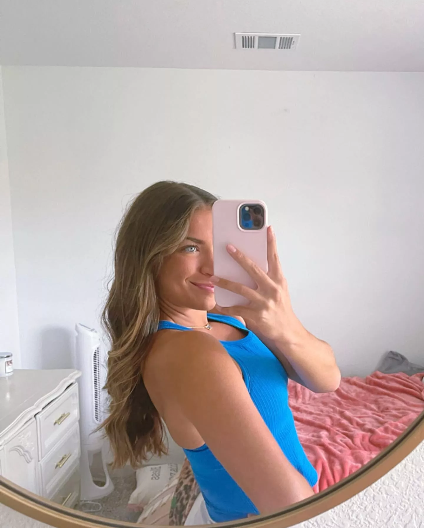 The prettiest blonde of them all posted by Garden_Hearte