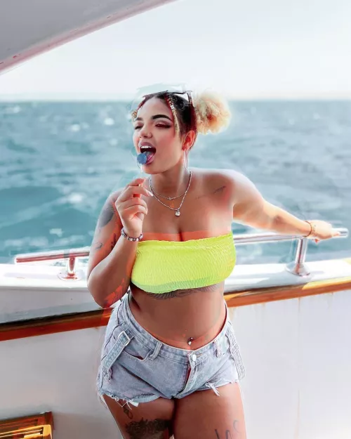 The type of latina a guy wouldnt slide by bambiqueen333