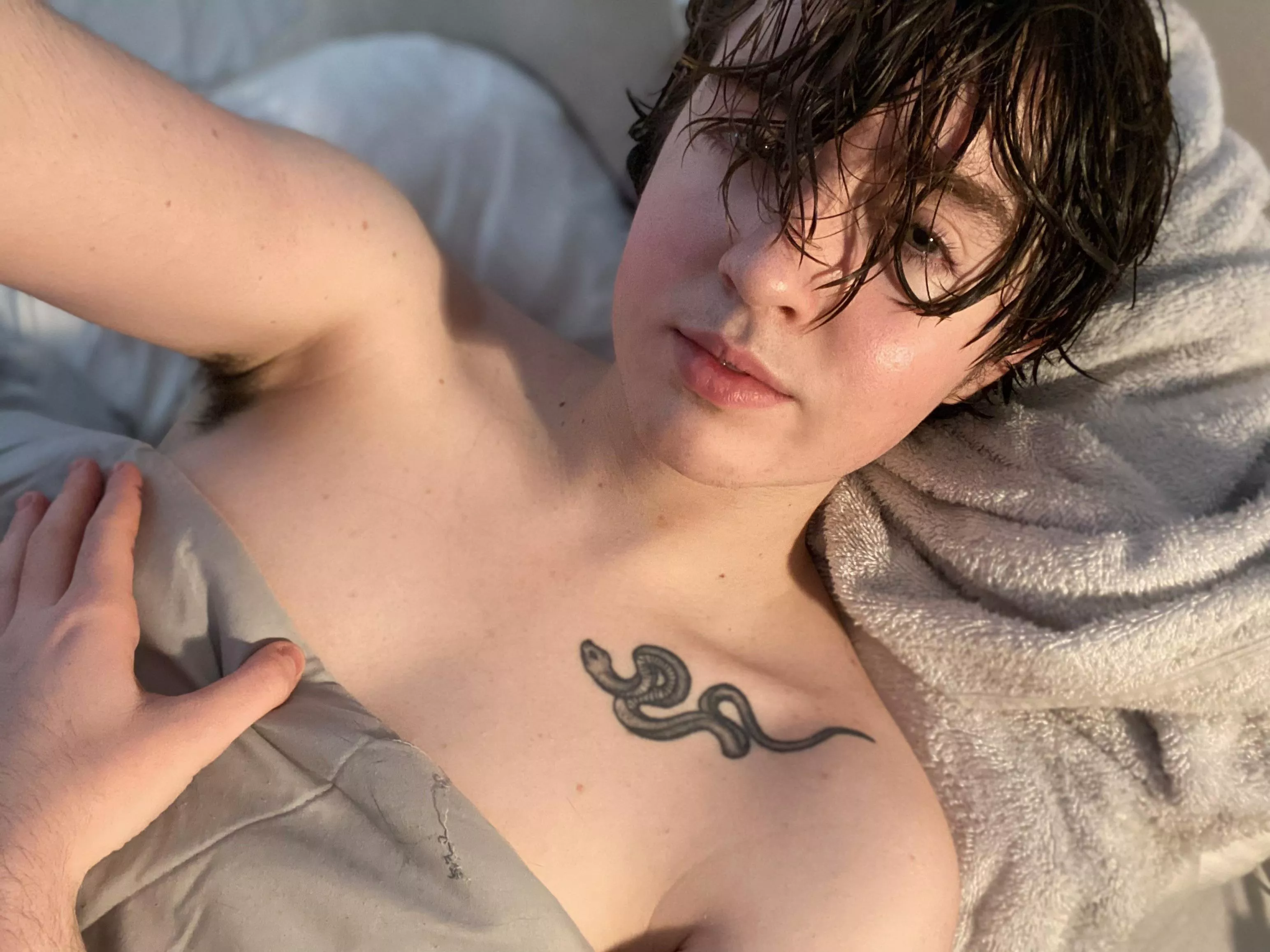 Wanna join 🥰👀 posted by Gloobycat