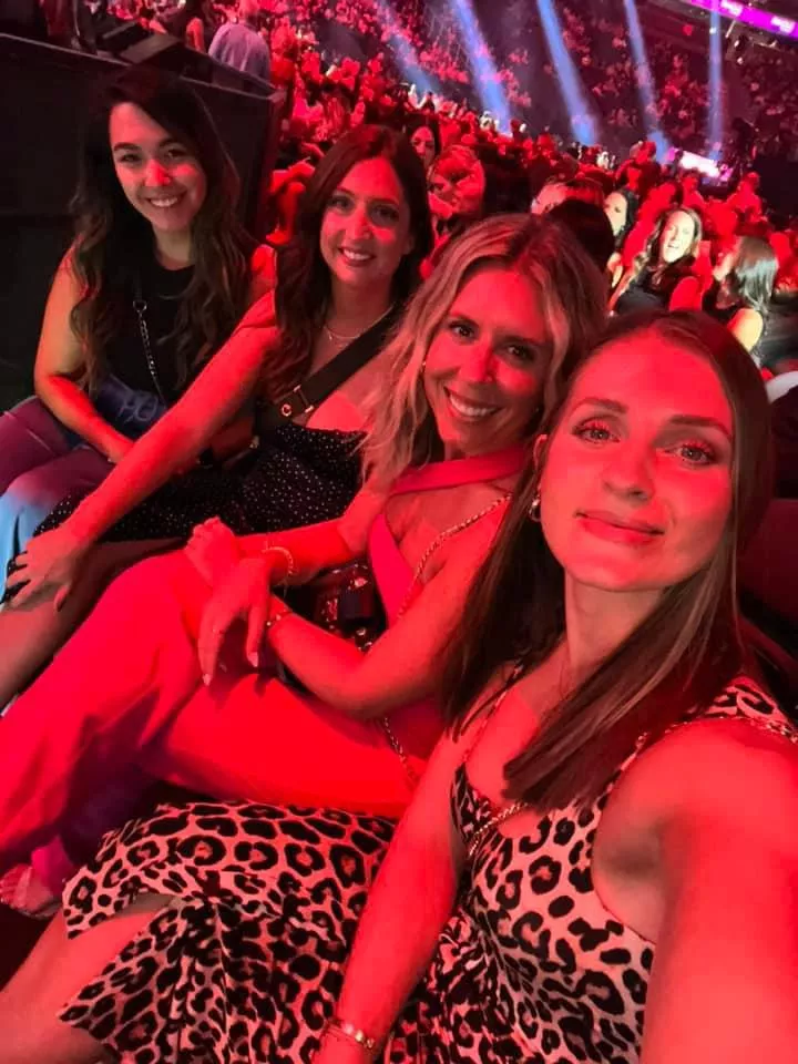 Which one for fun at the concert posted by Gorilla142322123