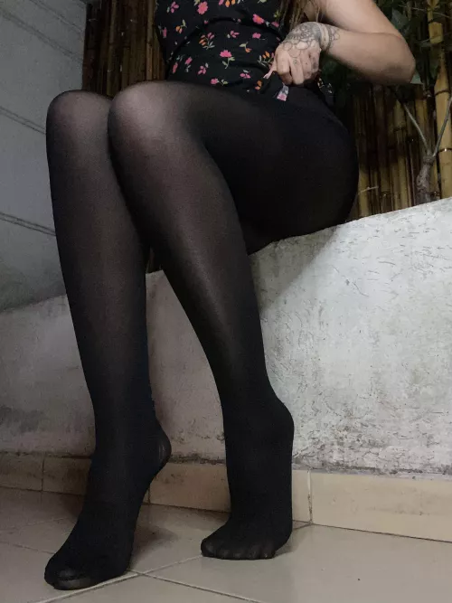 A mommy at 30 yo still rocks a pair of pantyhose, right? by Josephine5335