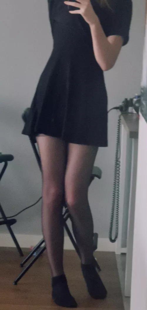 all black by aurum_chee