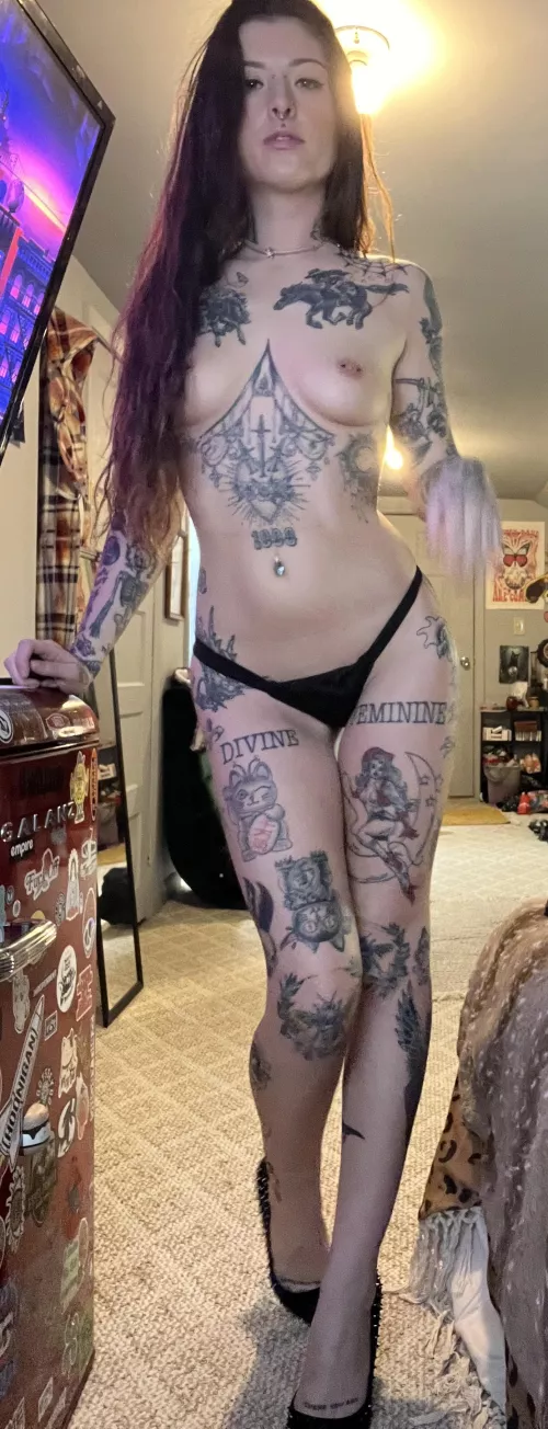 Alt girls are just troublesome, the naughty and fun kind of trouble by NoisilyFlui