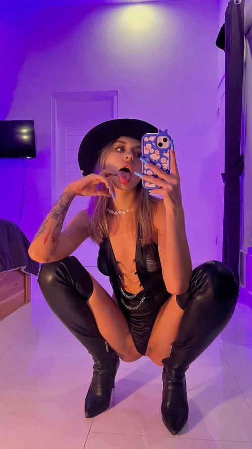 Did you see the wet puddle between my legs? by Vanessal0ve