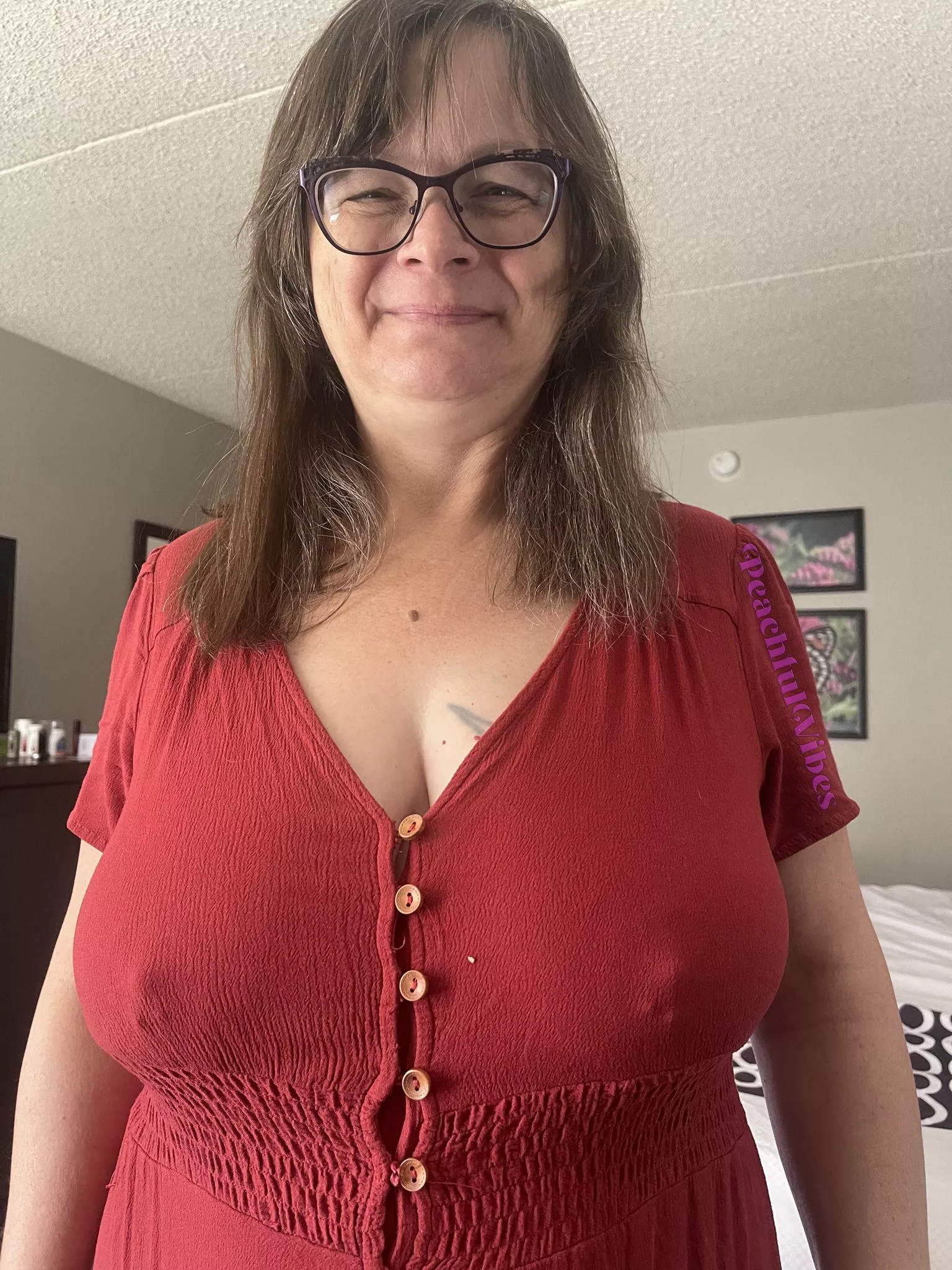 Don't need my glasses to see these buttons are about to bust posted by PeachfulVibes