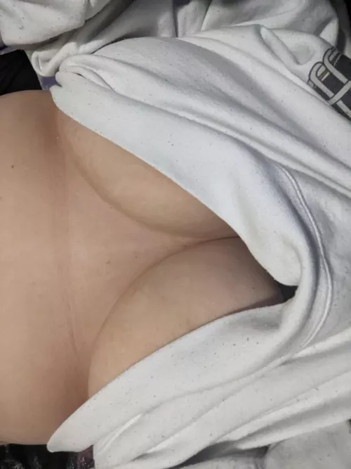 Hi (f) by MaskedCheeseBandit