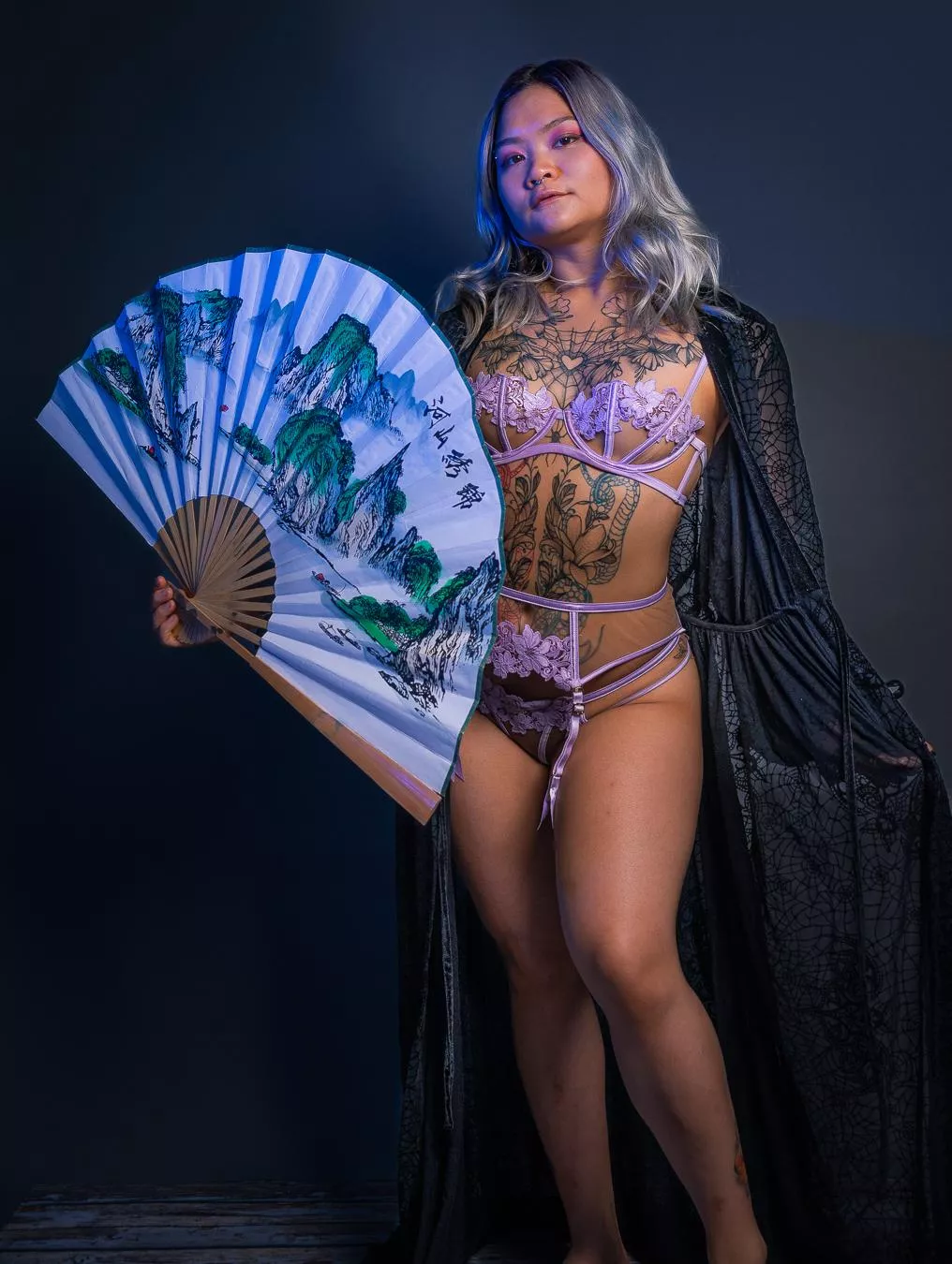 I did a photoshoot in some new lingerie posted by MuscleHamsterBabe