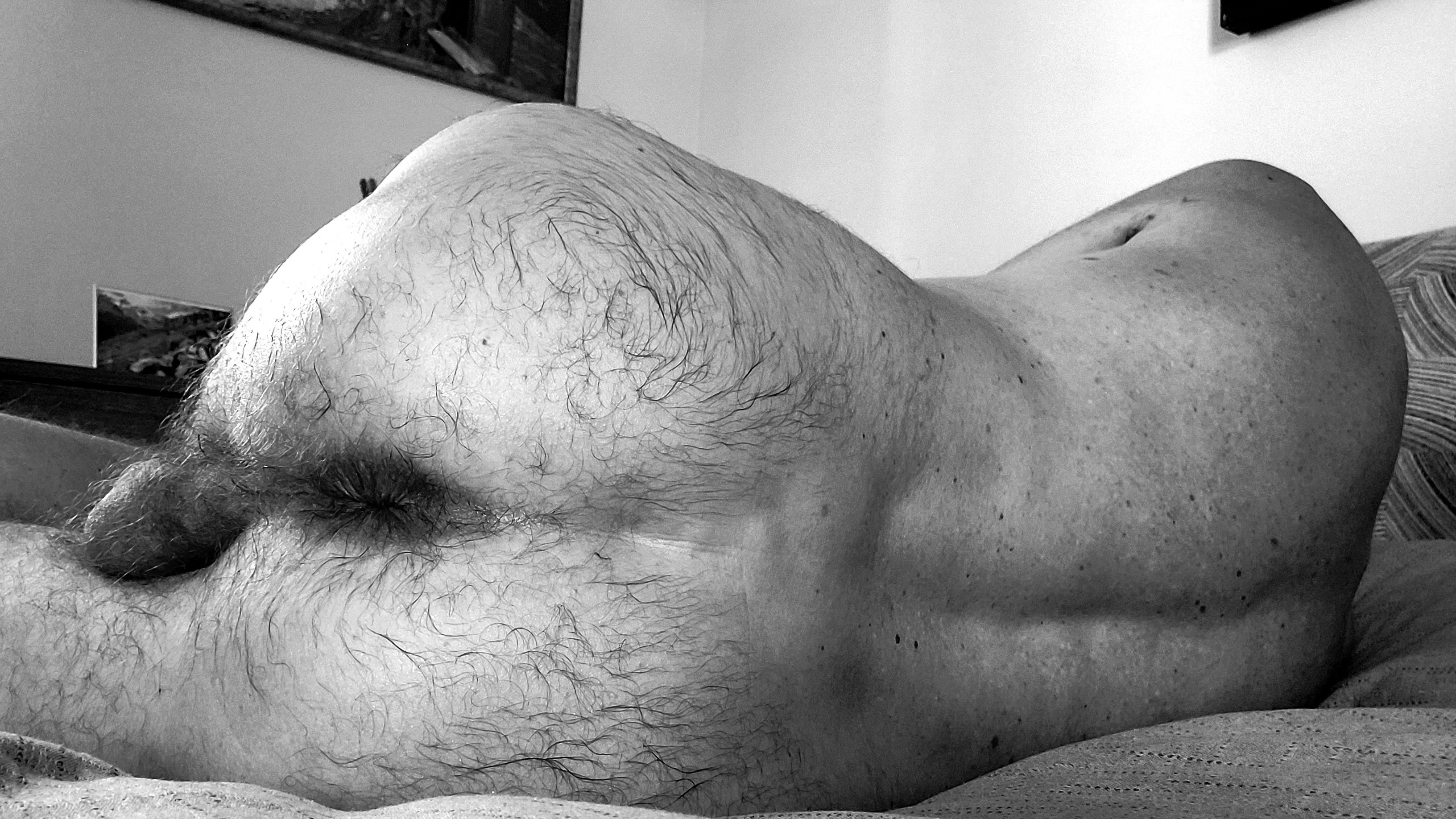 in bianco e nero! posted by simshaved