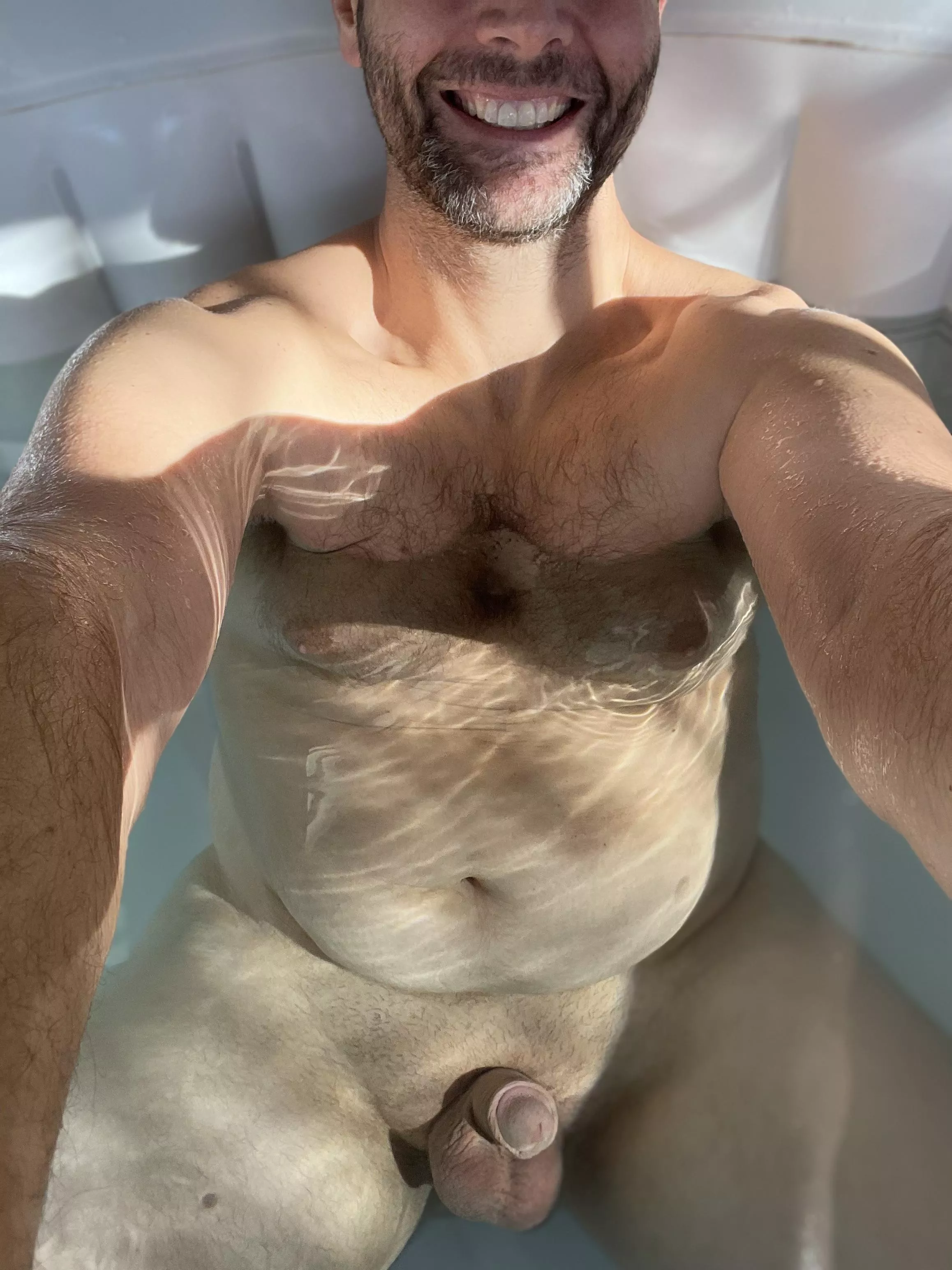 Just hanging in the hot tub. [m] posted by thcknhppy