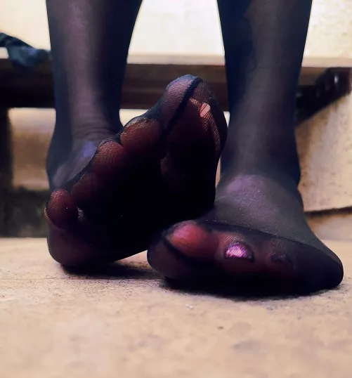 Keep your feet on the ground and reach for the stars. ✨ by nataliahazewashere