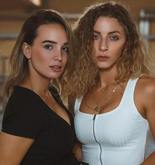 Left or right? by IL-BW