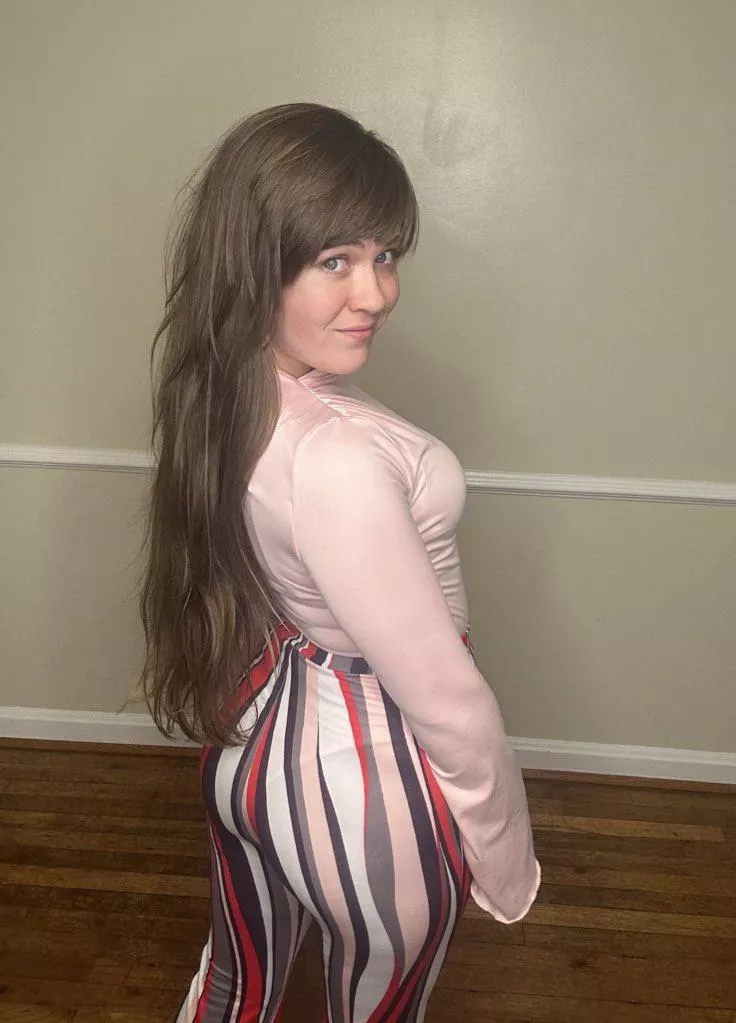 Love pink [f] posted by SorrryCharlie