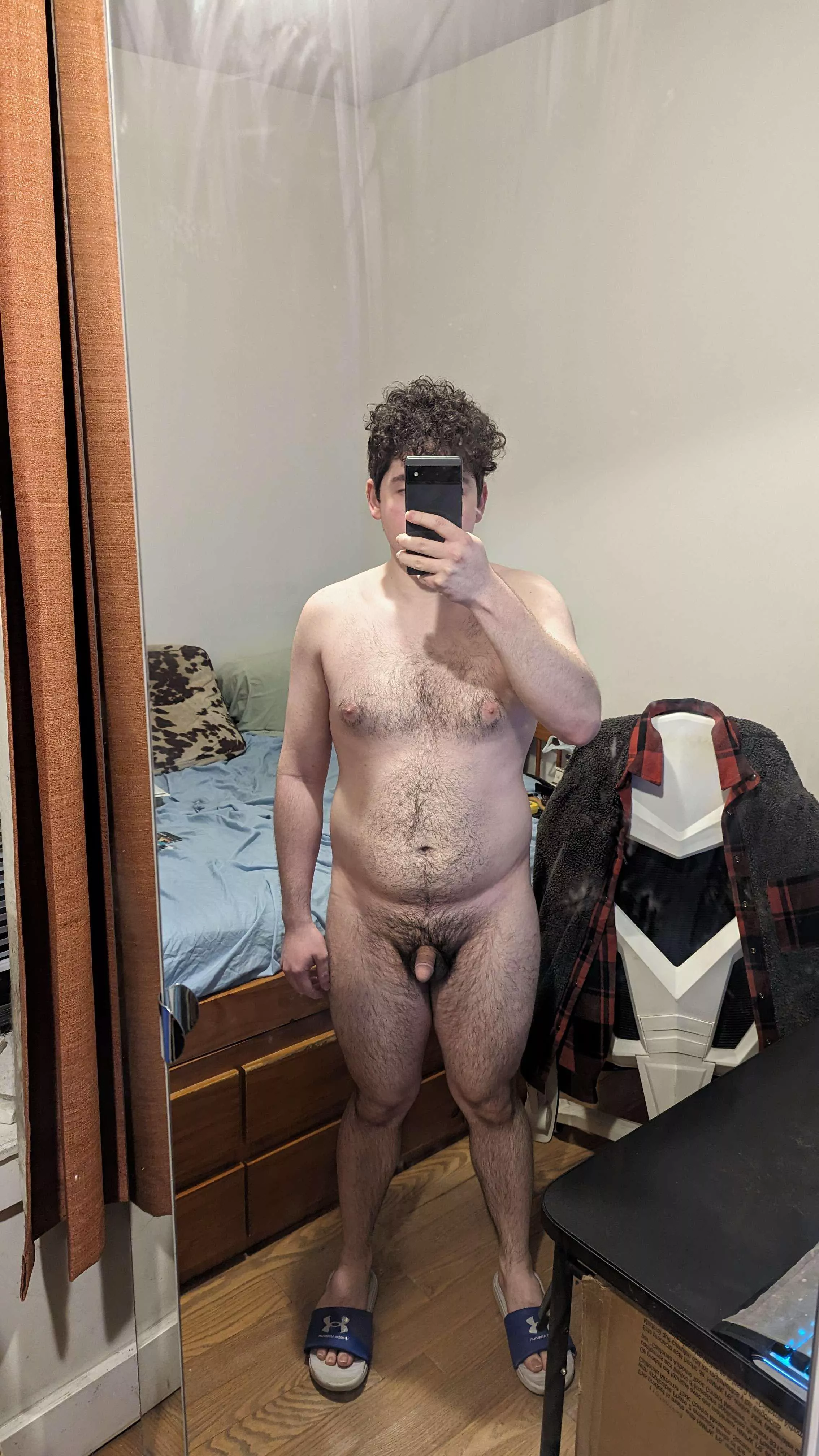 (M) Been losing weight and wanted to know where if I'm unattractive/attractive. I hate my knock-knees and feel like they look ugly. Please give me an honest rating and please tell me if my knees affect your rating a lot. posted by PRStuff