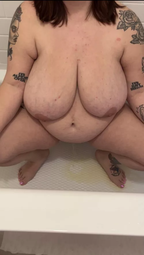 My first pee content by Ladytrilia