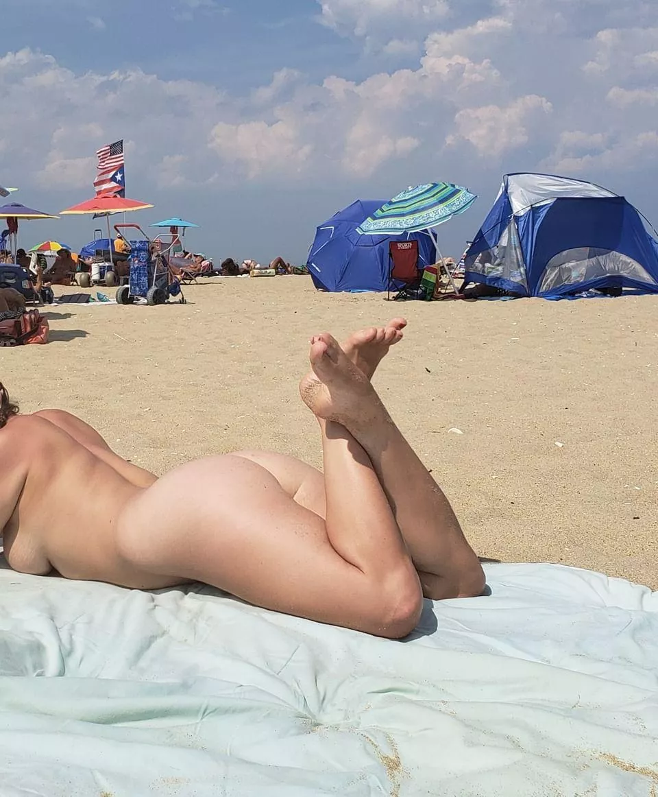 NSFW Sun out, buns out posted by Fast-Suggestion4503