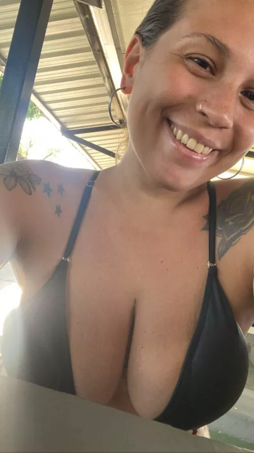 pool day by sweetbeeel