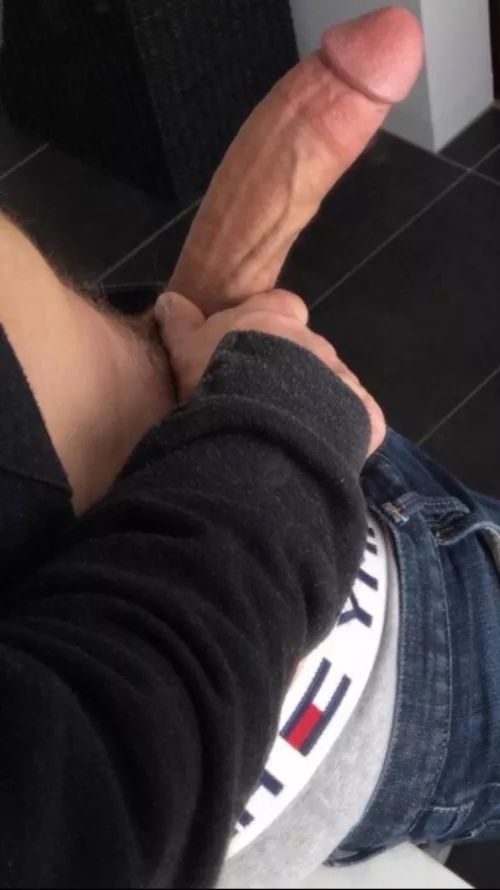 Rate my cock 🍆 1-10 👀 by Just_Photograph_6879