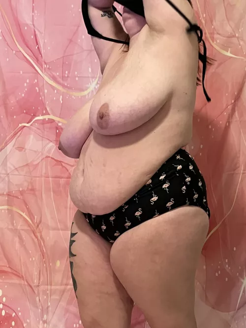 Showing off for you by Ladytrilia