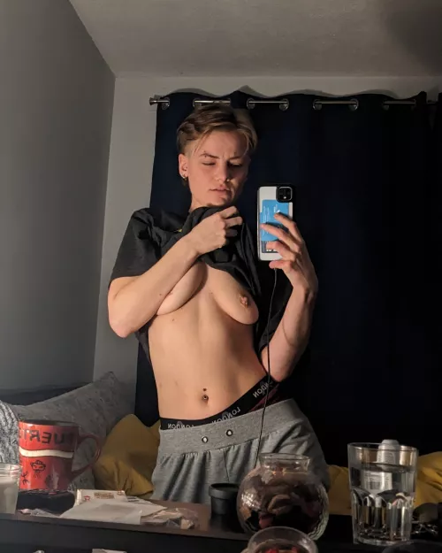 Sorry... Am I distracting you? by rhodes_pandemos