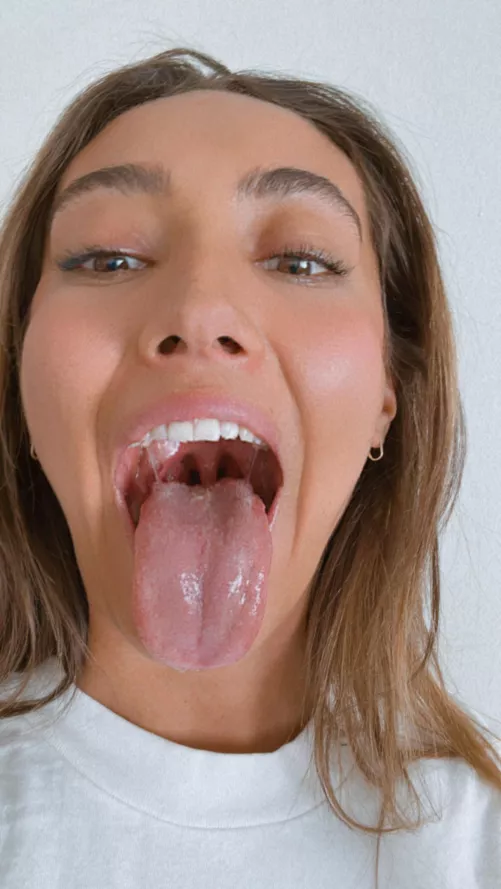 Spit in my mouth and I’ll spit it back into yours. [OC] by hazelxnicole