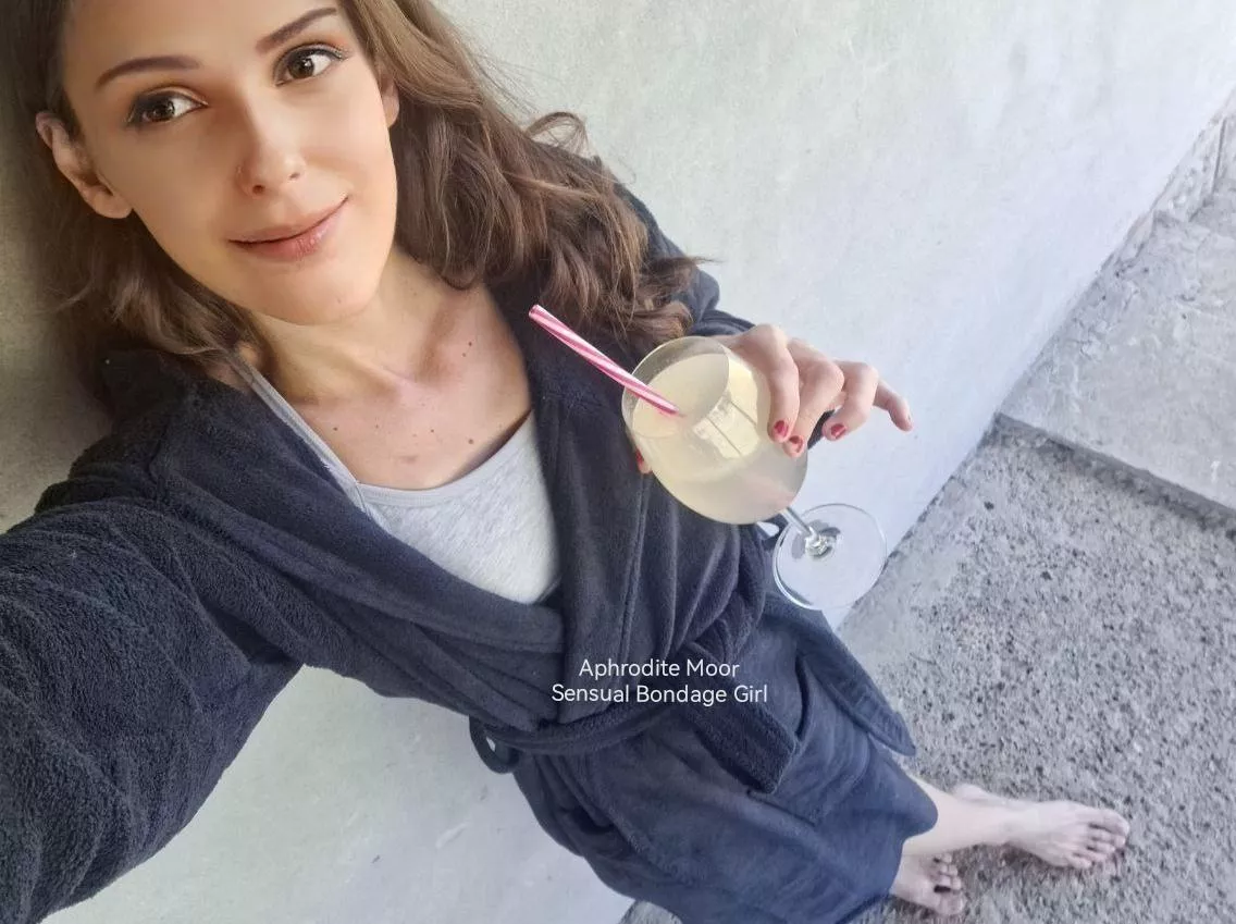 Summer Vibes 🔥🔥 posted by hotgirlmoor