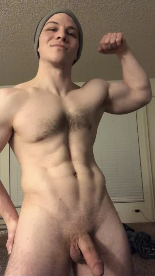 V and a bicep, baby 😄 by Gold-Strawberry8748