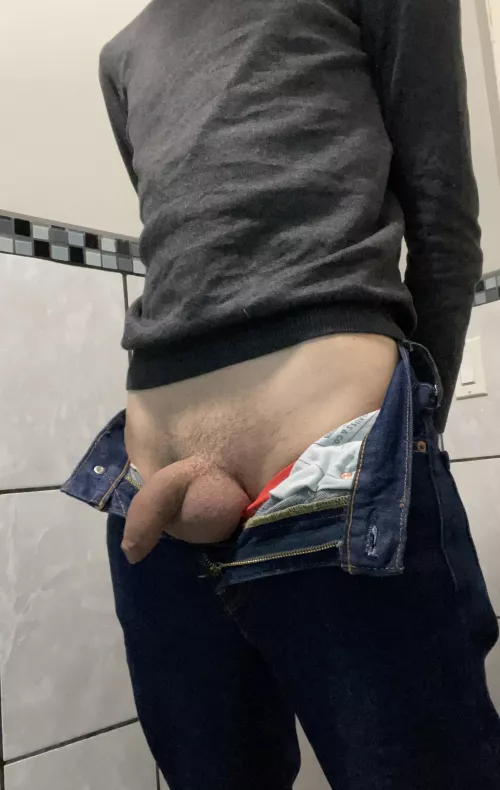 waiting for my friend to pick me up hehe by notatwinkalex