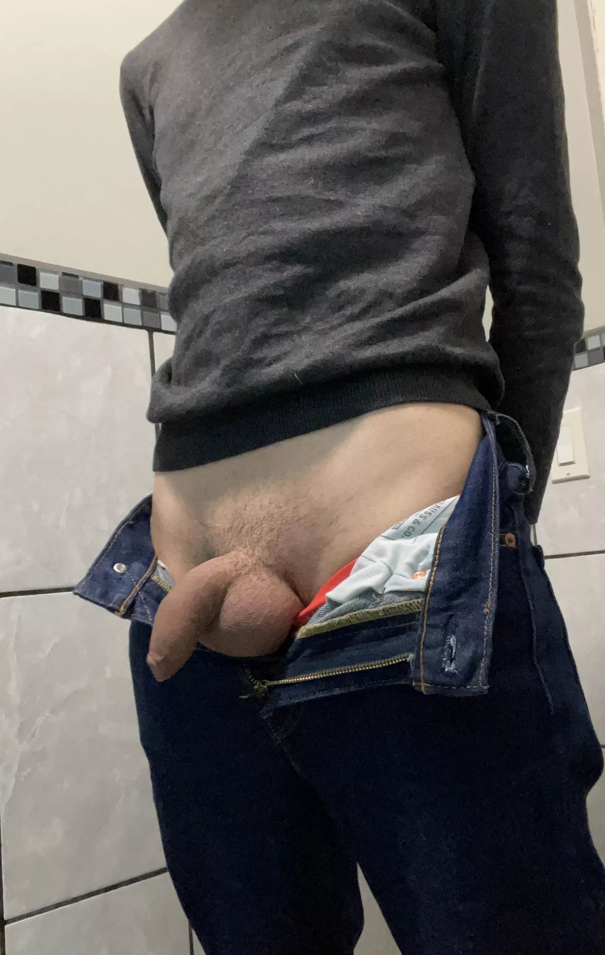 waiting for my friend to pick me up hehe posted by notatwinkalex