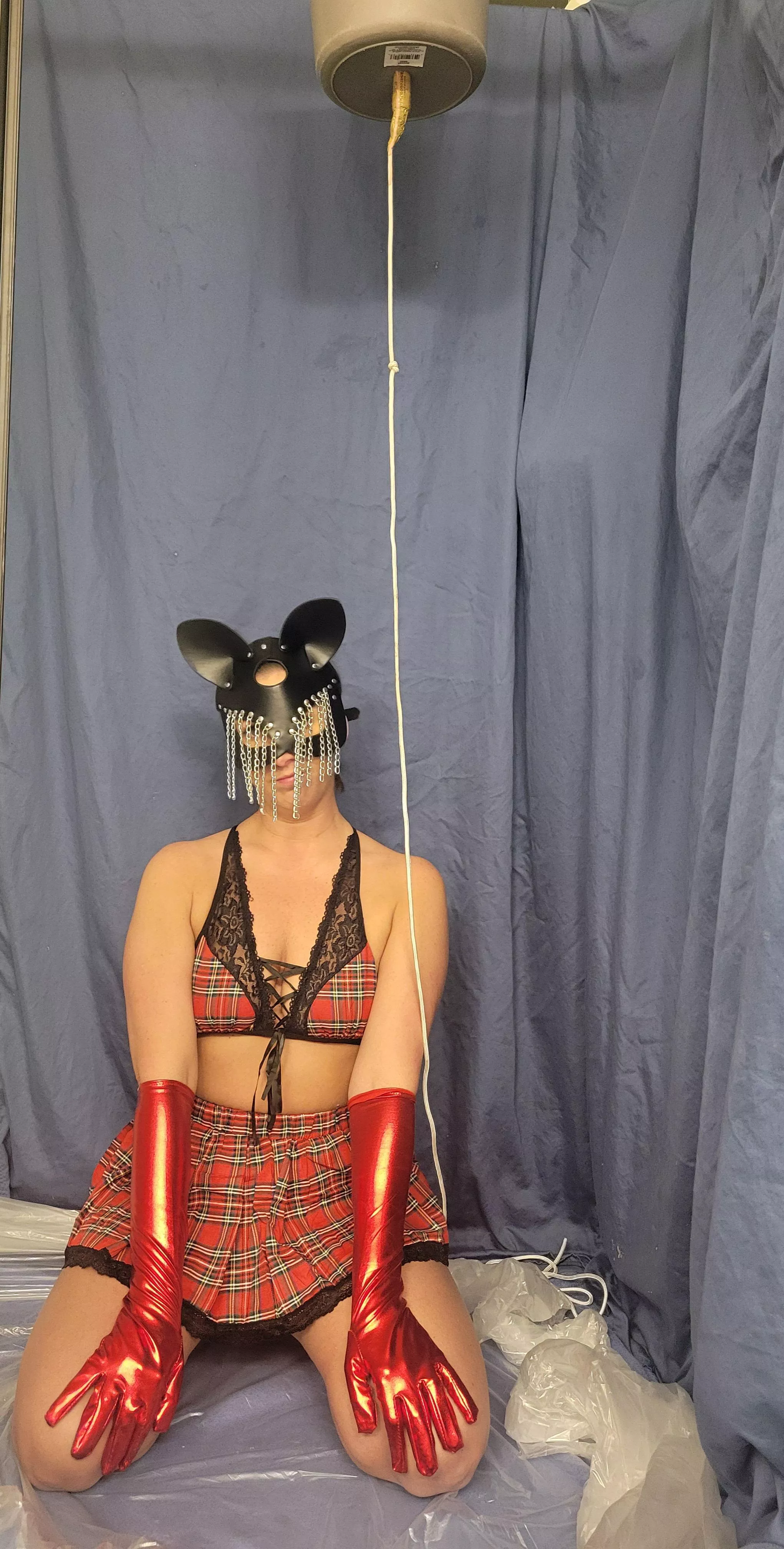 Who wants to pull the string and have gallons of cake batter pour on me? 💗 posted by lowcountryWAM