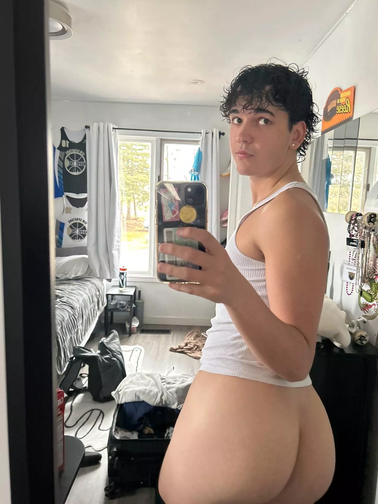 who wants to see a video of me sucking dick? posted by wannabefemboy0