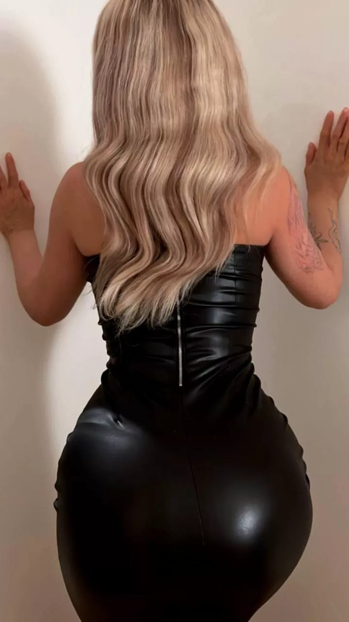 You broke me up at the club and what did you do next? posted by De_Loyri