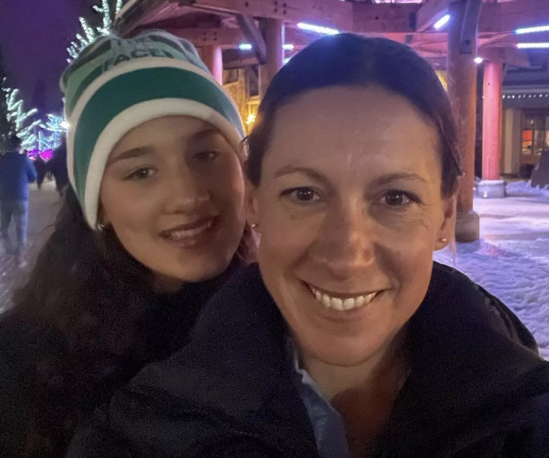 [2] Mum or daughter? posted by Traditional-Mind-562