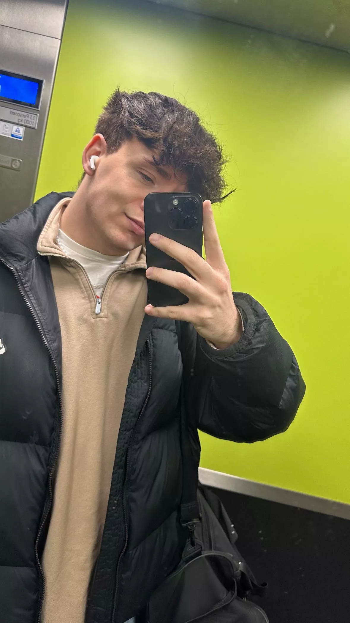 21, fit, horny af looking for quick one. Add @tobsedt12 posted by gergymboy