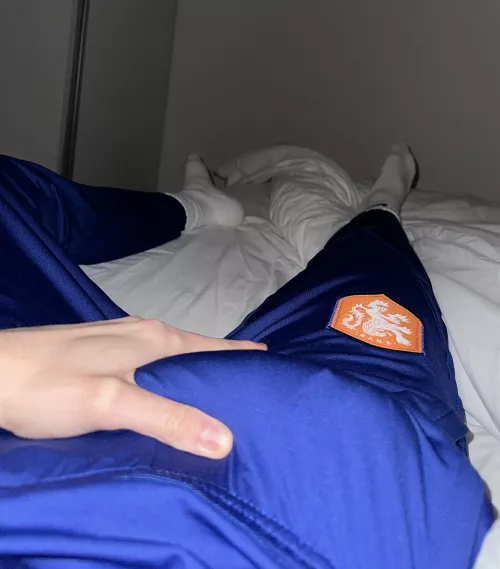 24 M Dom fit BWC master looking for sluts who wanna be my cashpig. Add me: samsmedd1 by flaggappell