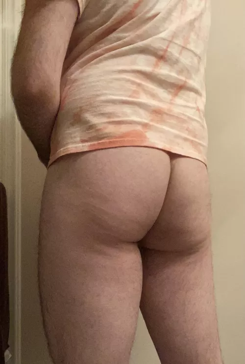 A little more 🍑 by Howell775