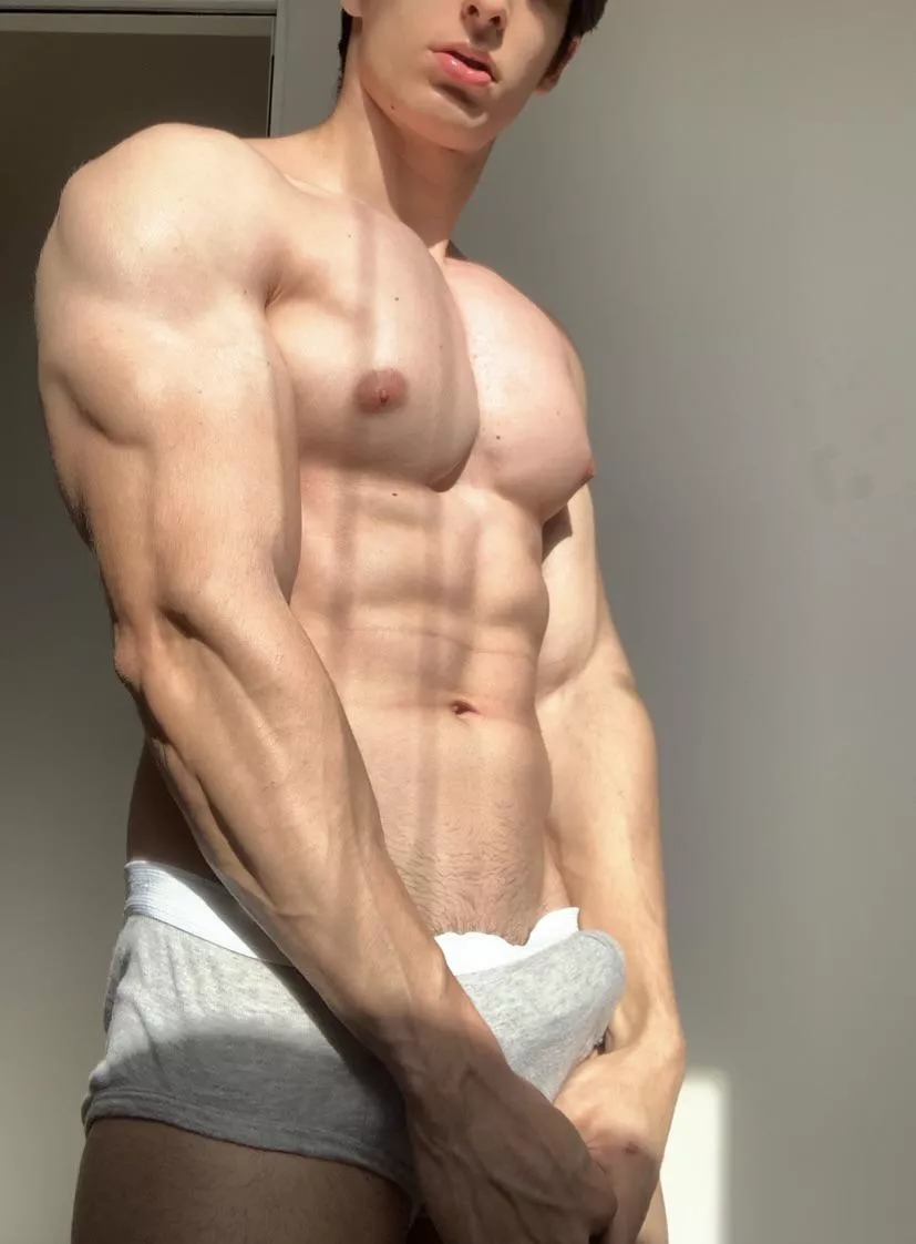 Are you worthy of worship the muscle god? posted by BJ__Alexxx