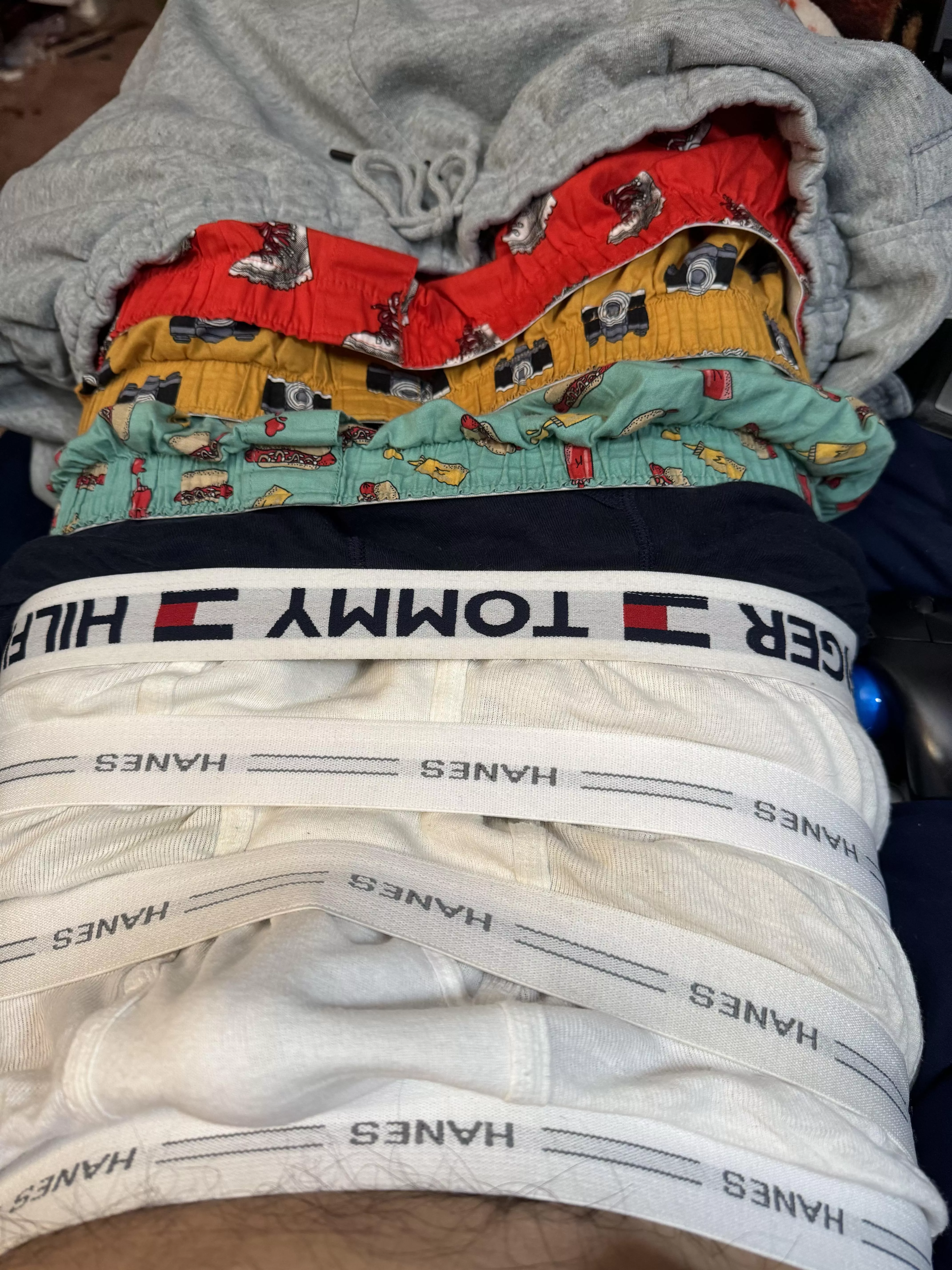 Briefs and boxers sag posted by coinpusherking8888