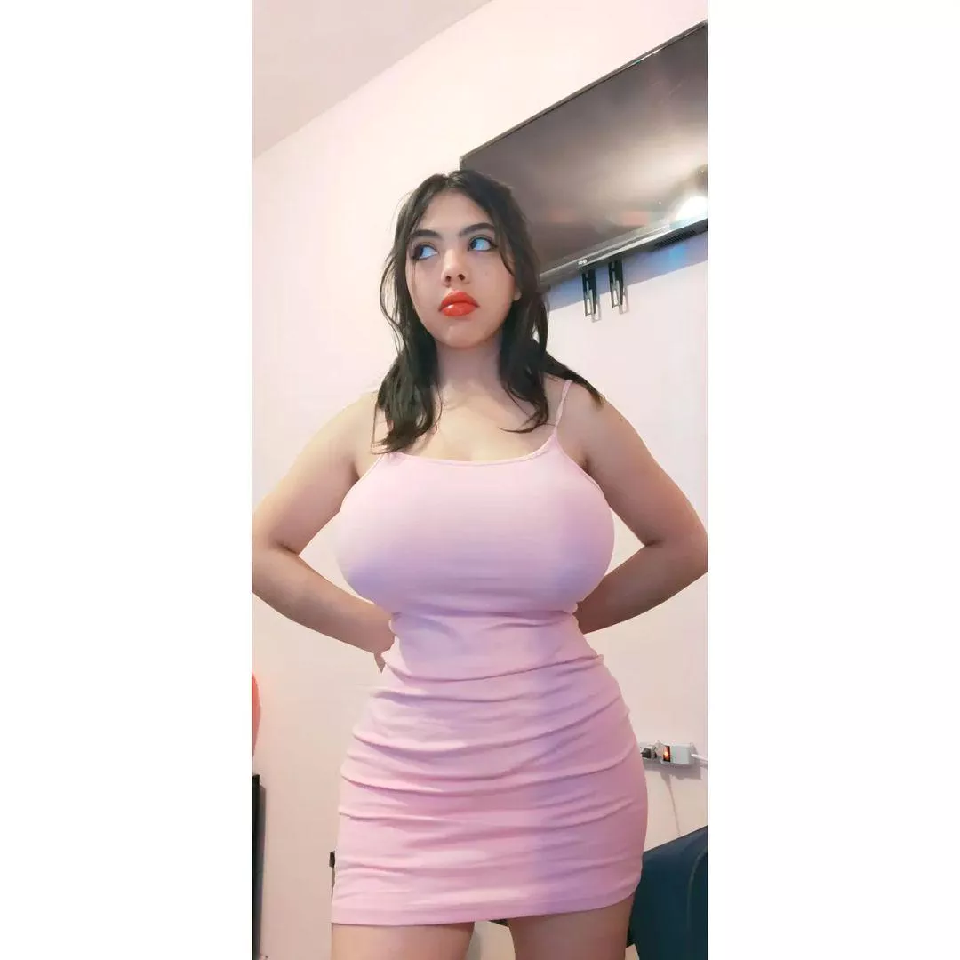 Busty posted by SoloQuieroSalchichon