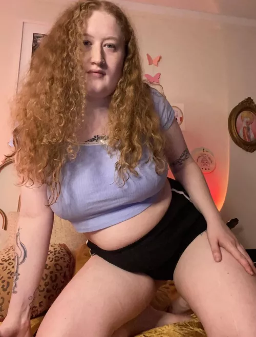 Curvy hairy redhead live now 💕 https://chaturbate.com/lynnelikesu by artangel35