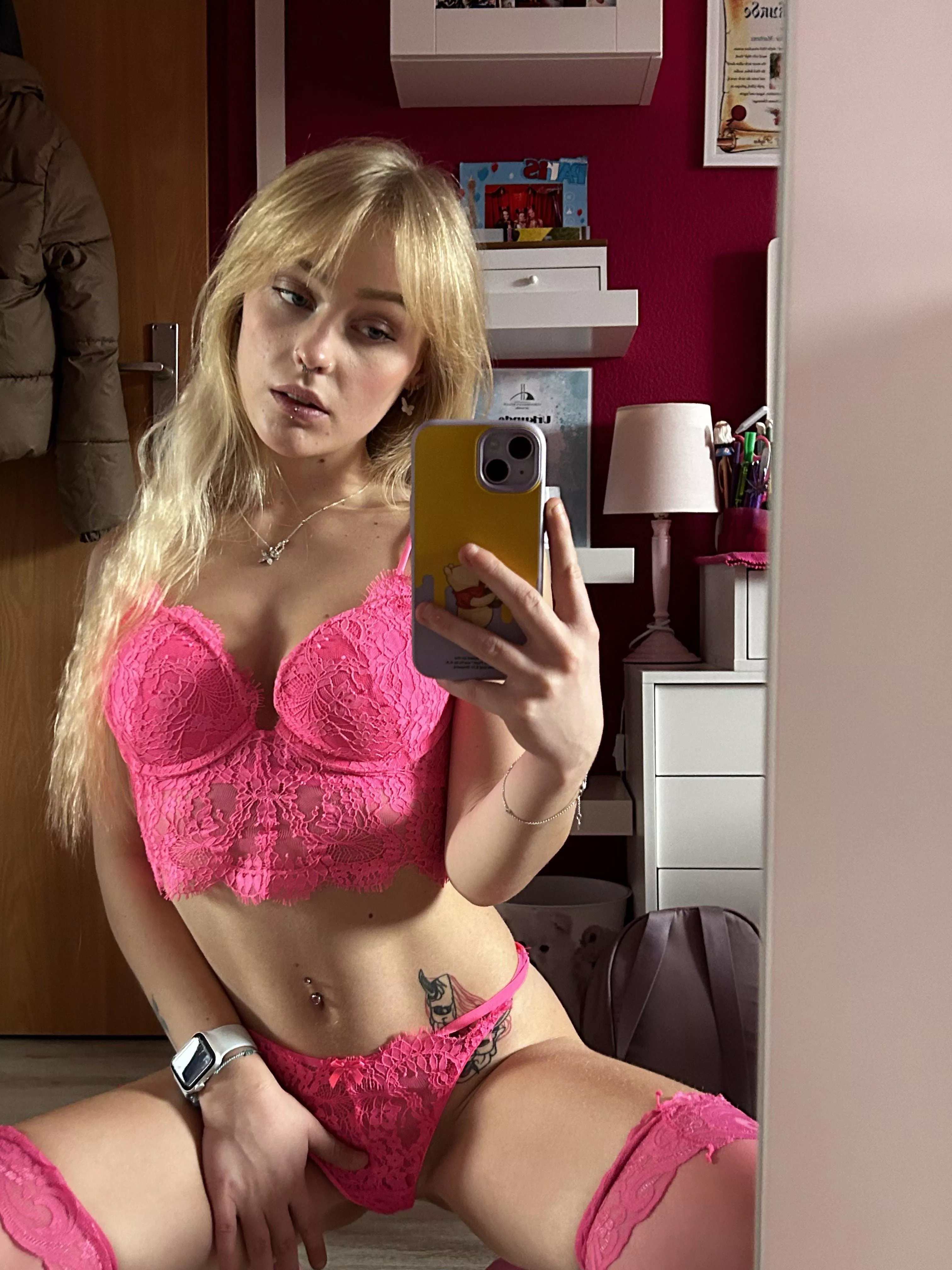 eat ,lick or both? posted by WandaLewisa