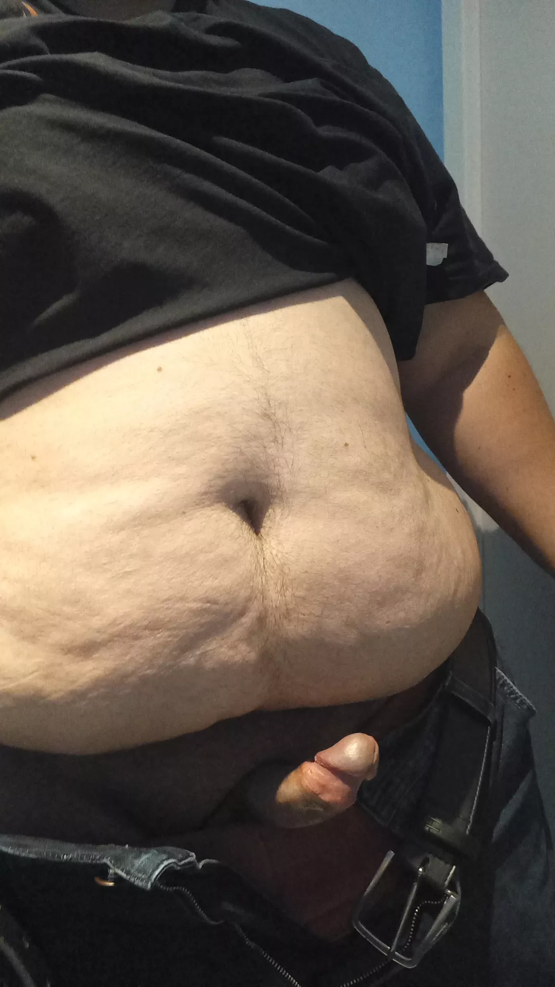 Enjoying my work time haha. Do you like it? posted by DearSensation